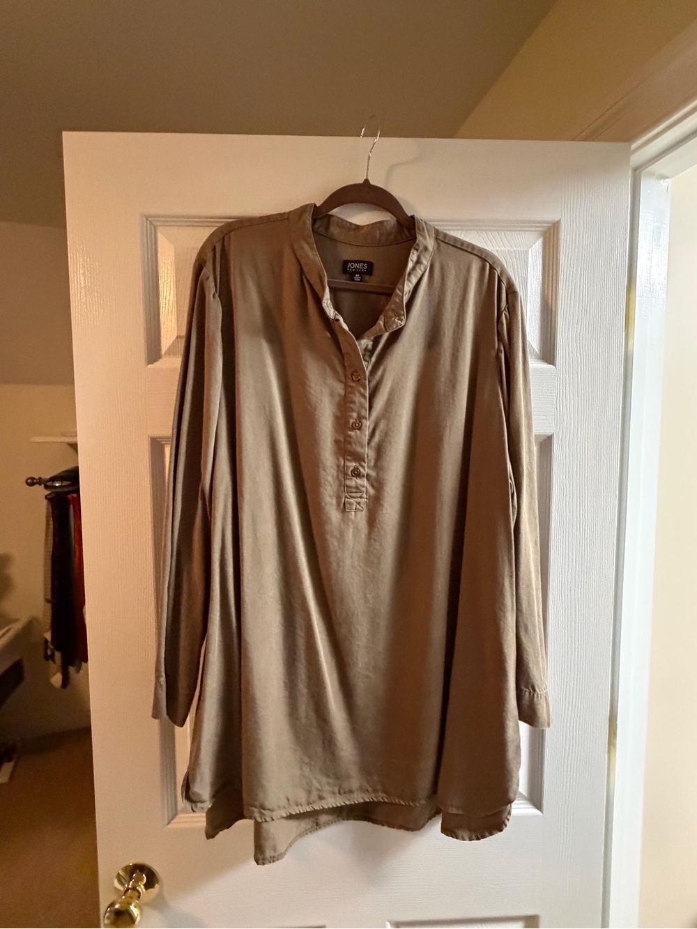 Jones New York Women's Long-Sleeve Button-Front Tunic - Taupe